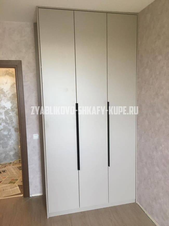 Распашные шкафы Зябликово